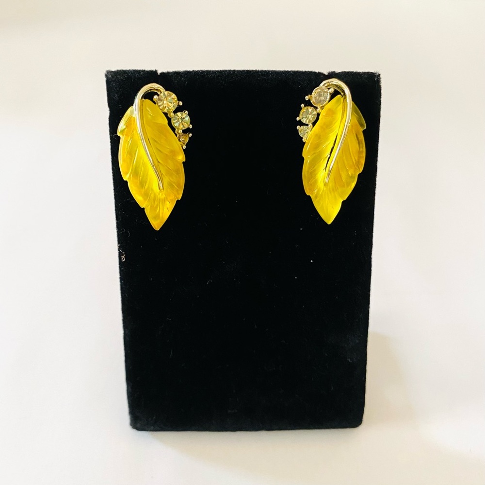 Lisner Designer Yellow Leaf & Rhinestone Srew Back Earrings.